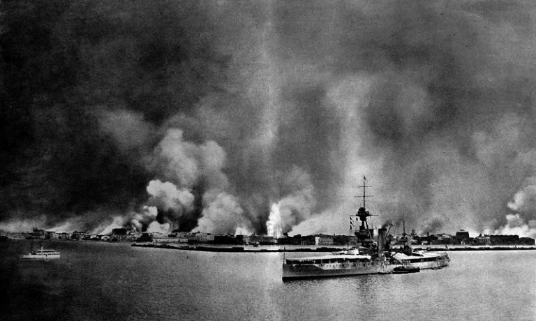 The-Burning-of-Smyrna-as-seen-from-HMS-King-George-V-768x460