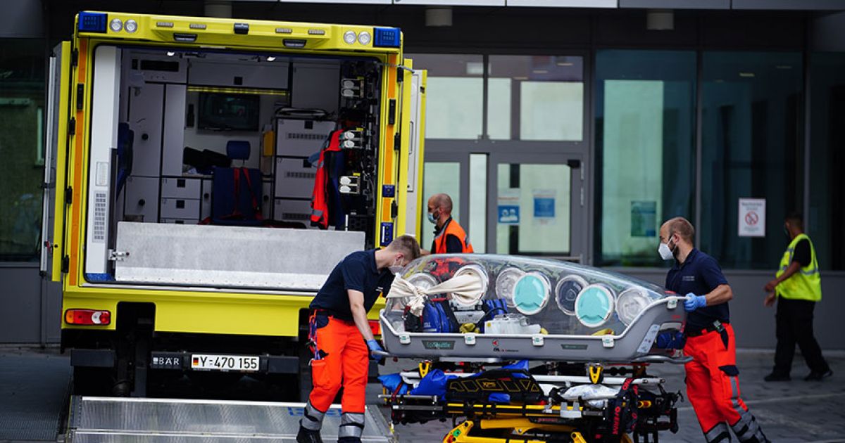Η στιγμή της μεταφοράς του Ναβάλνι σε Γερμανικό νοσοκομείο…(βίντεο) –  Makeleio.gr