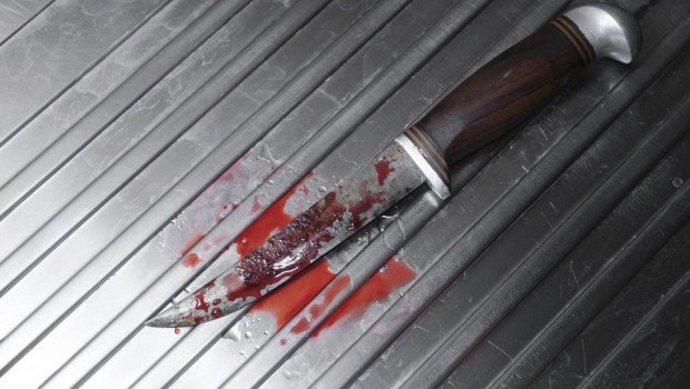 μαχαίρι-αίμα-620x350