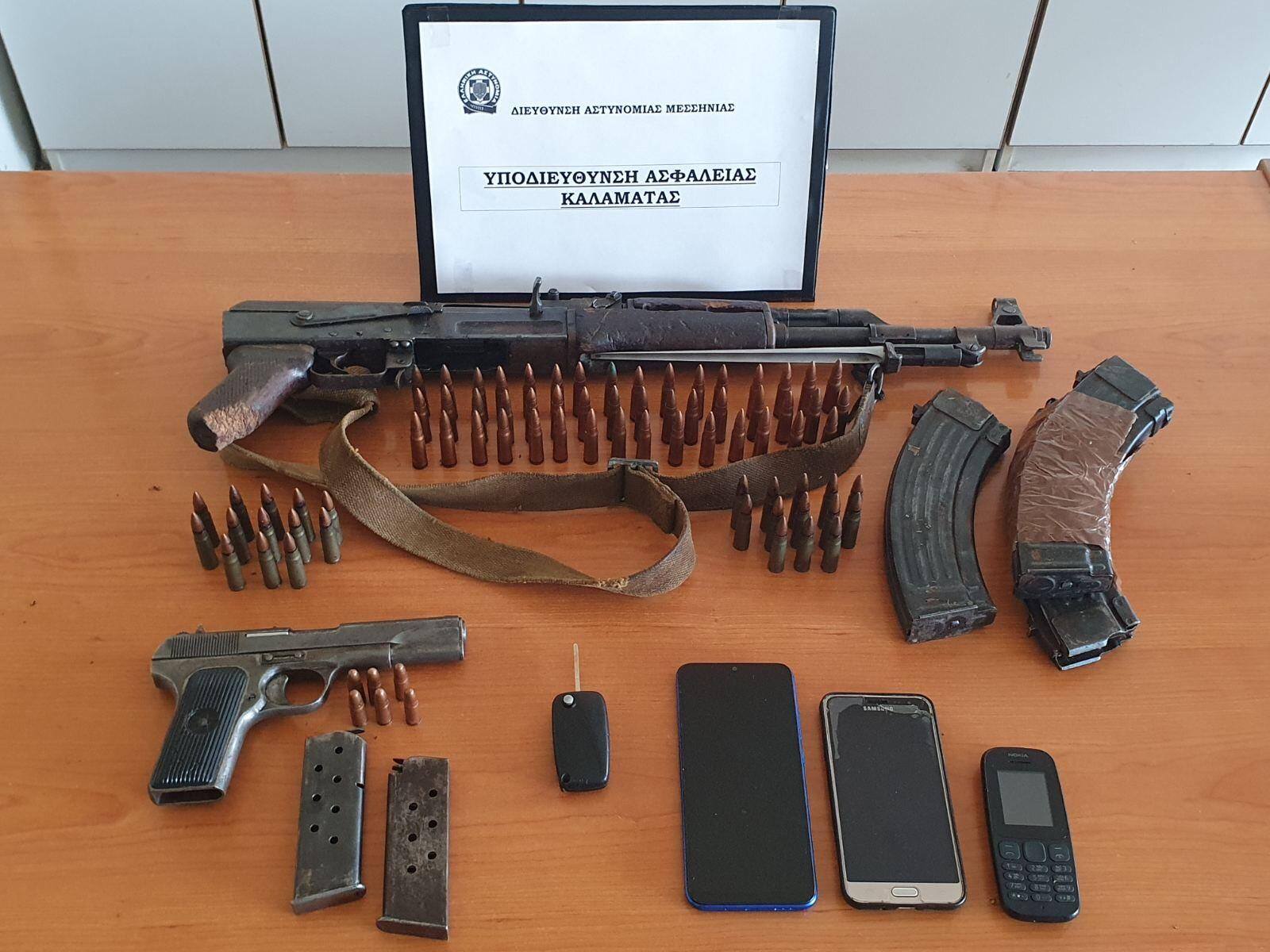 Καλάσνικοφ, πιστόλι και γεμιστήρες έκρυβε στο αμάξι του ο Αλβανός δραπέτης των  φυλακών Κέρκυρας (φωτό: ΕΛ.ΑΣ)