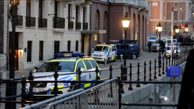 A man was found dead inside Swedish Prime Minister Fredrik Reinfeldts central Stockholm home police told AFP after media reports that he was a security guard who had killed himself. CLEAN : Man shoots himself dead on November 09, 2012 in Stockholm, Sweden (Footage by AFPTV via Getty Images)