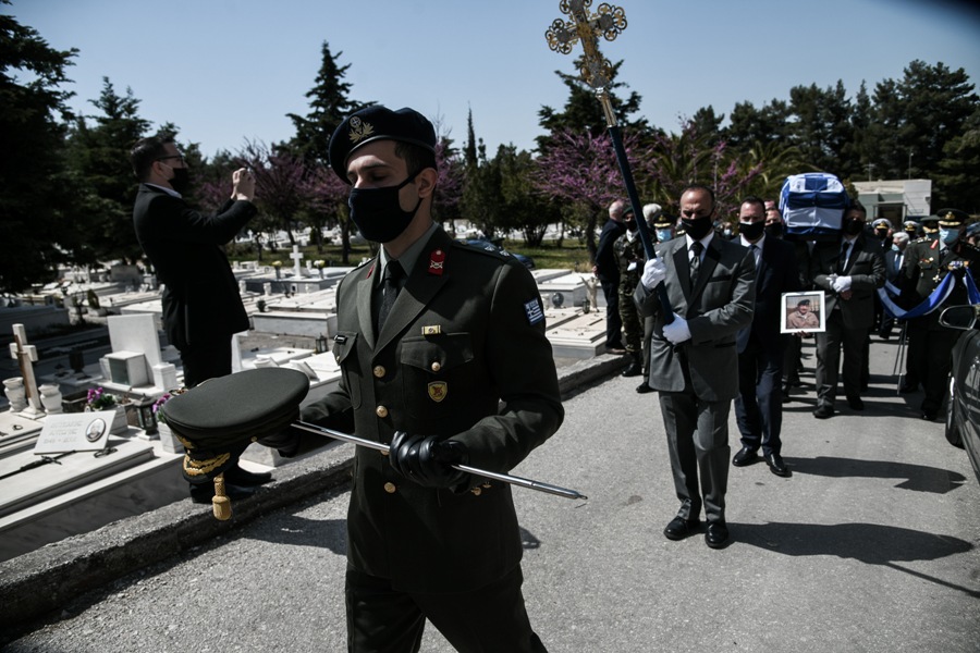 Κηδεία του υποστρατήγου επί τιμή Ιάκωβου Τσούνη, την Δευτέρα 12 Απριλίου 2021. (EUROKINISSI/ΜΙΧΑΛΗΣ ΚΑΡΑΓΙΑΝΝΗΣ)