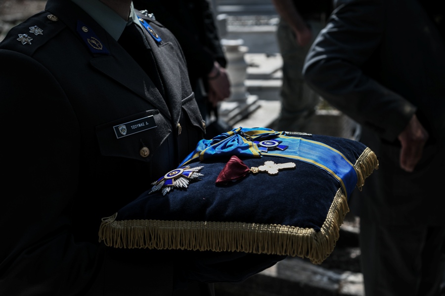 Κηδεία του υποστρατήγου επί τιμή Ιάκωβου Τσούνη, την Δευτέρα 12 Απριλίου 2021. (EUROKINISSI/ΜΙΧΑΛΗΣ ΚΑΡΑΓΙΑΝΝΗΣ)
