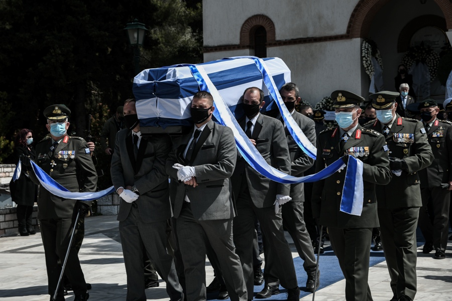 Κηδεία του υποστρατήγου επί τιμή Ιάκωβου Τσούνη, την Δευτέρα 12 Απριλίου 2021. (EUROKINISSI/ΜΙΧΑΛΗΣ ΚΑΡΑΓΙΑΝΝΗΣ)