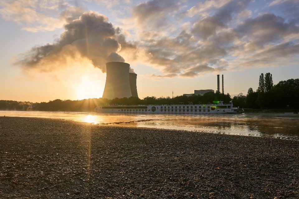 nuclear-power-plant-purinikos-stathmos-960x640
