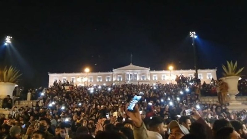 6f3818_nb_pakistanoi_syntagma_696x392