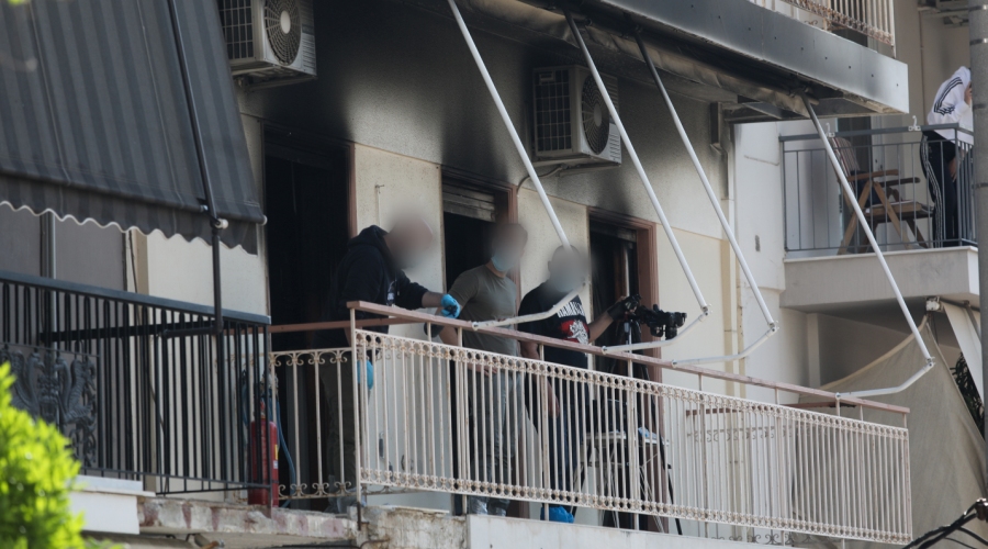 Πυρκαγιά σε διαμέρισμα στο Παλιό Φάληρο. Νεκρή μια ηλικιωμένη. Σάββατο 14 Μαϊου 2022 (ΓΙΑΝΝΗΣ ΠΑΝΑΓΟΠΟΥΛΟΣ / EUROKINISSI)