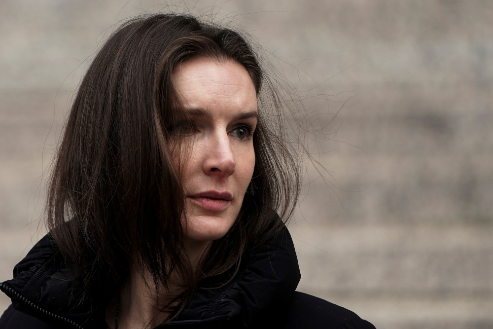 Ένοχη για sex trafficking η Γκισλέιν Μάξουελ, η γυναίκα που «προμήθευε