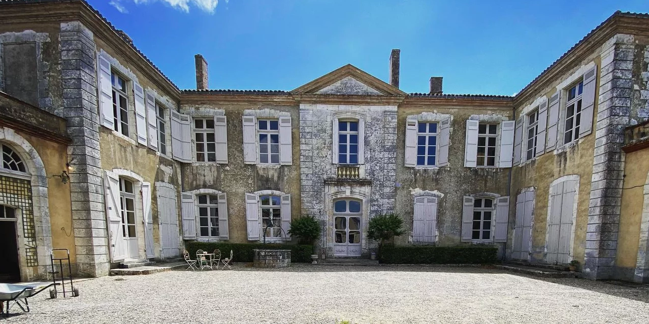 Que s’est-il passé lorsque deux Américains ont acheté un château du XIXe siècle en France et l’ont rénové ? – Une histoire improbable – Makeleio.gr