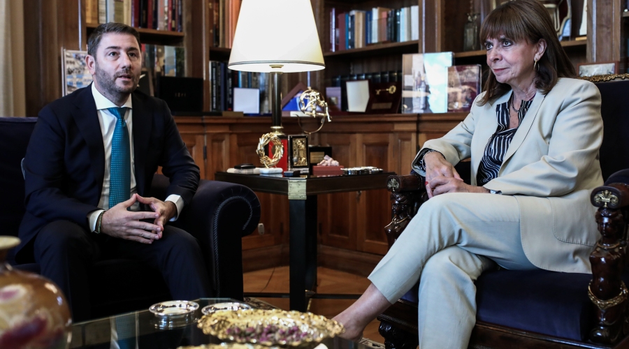 Συνάντηση της Προέδρου της Δημοκρατίας, Κατερίνας Σακελλαροπούλου με τον Πρόεδρο του ΠΑΣΟΚ - Κινήματος Αλλαγής, Νίκο Ανδρουλάκης στο Προεδρικό Μέγαρο, Τετάρτη 21 Σεπτεμβρίου 2022.
(ΓΙΑΝΝΗΣ ΠΑΝΑΓΟΠΟΥΛΟΣ/EUROKINISSI)