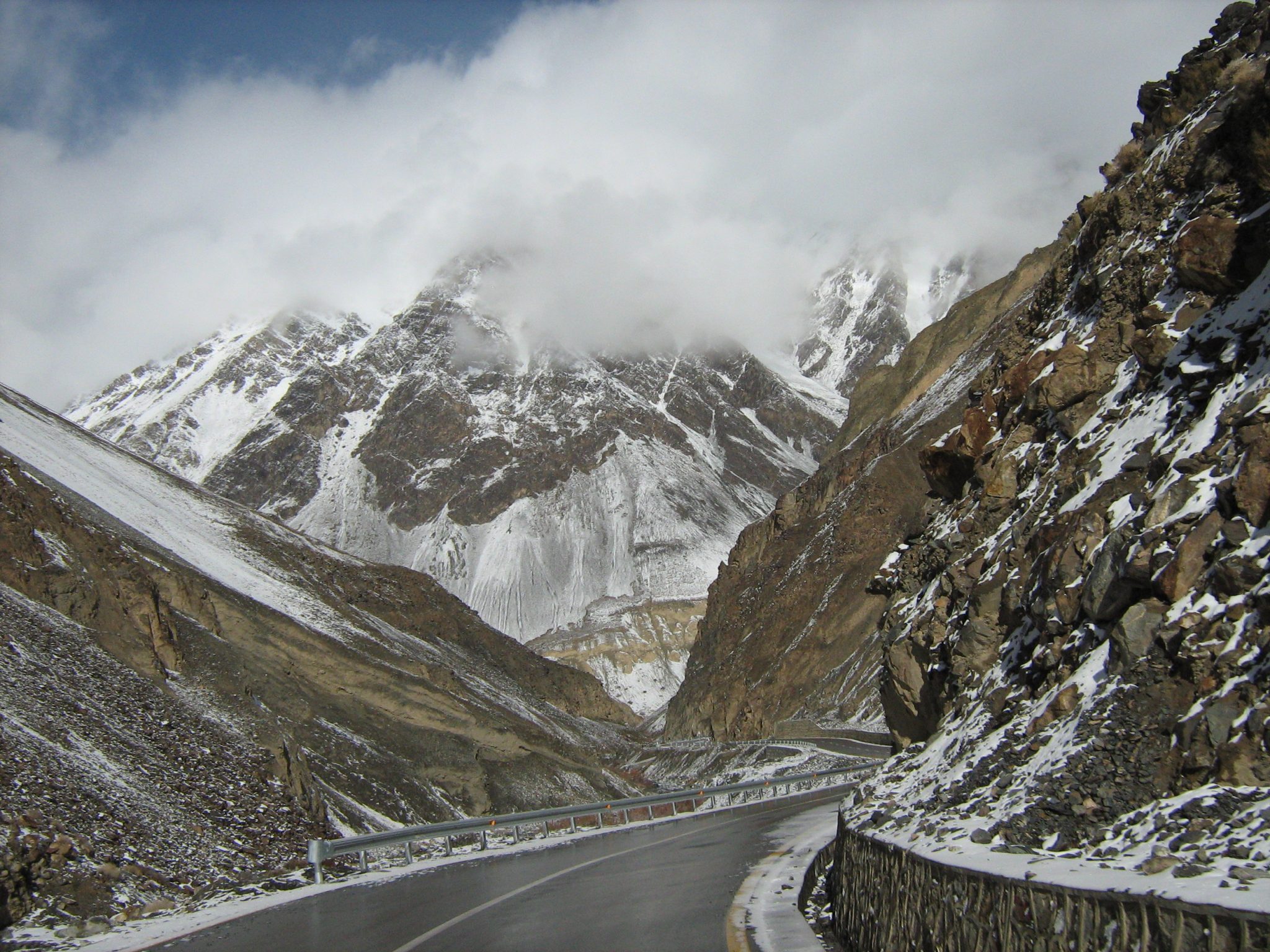 Karakoram_Highway_22-2048x1536