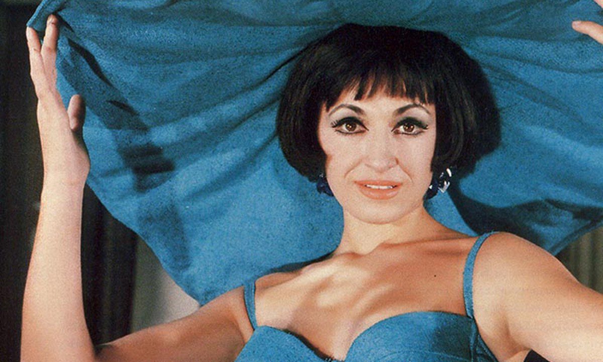 martha-karagianni-ΜΑΚΕΛΕΙΟ