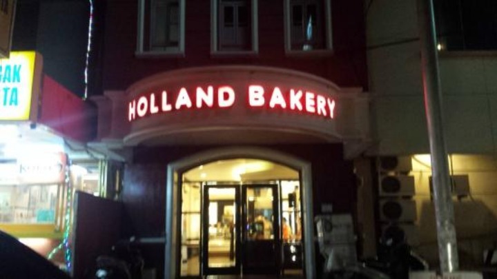 w06-185746hollandbakery