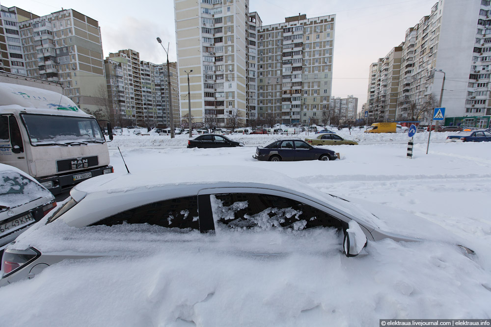 abnormally-heavy-snowfall-kiev-ukraine-10