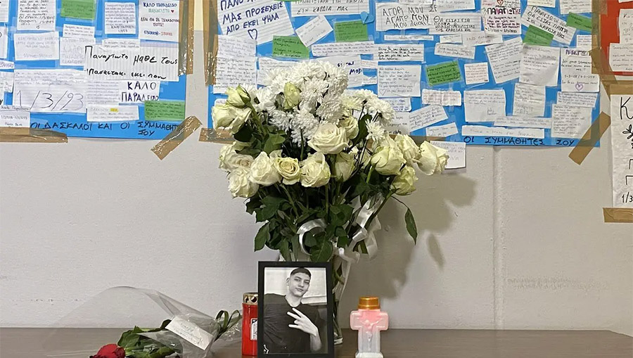 Τέμπη «Θα είσαι στην αγκαλιά του πατέρα και της μητέρας σου