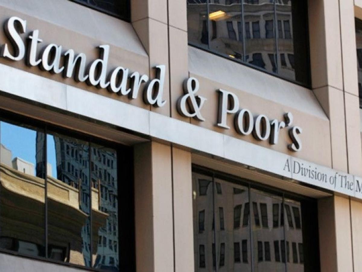 Standard & Poor’s Στο ΒΒ+ παραμένει η ελληνική οικονομία Makeleio.gr