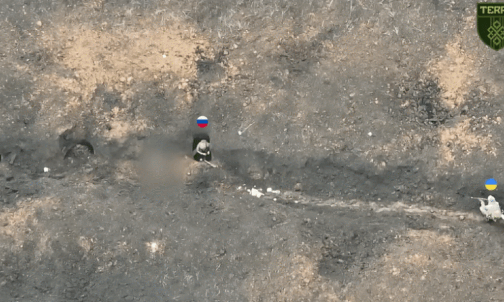 Amazing video!!! Ukrainians and Russians throw grenades at each other in Bakhmut Amazing video!!! Ukrainians and Russians throw grenades at each other in Bakhmut