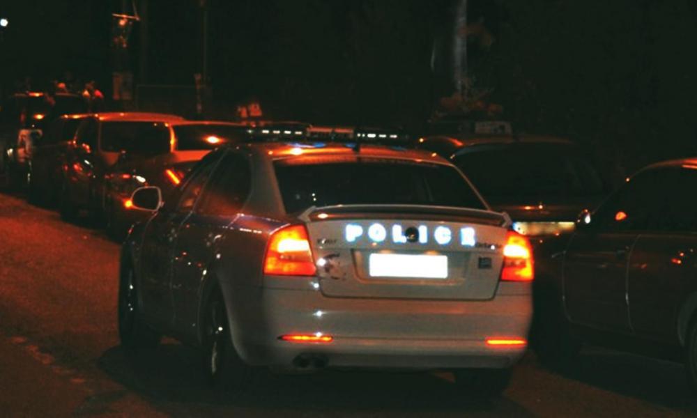 αστυνομία-περιπολικό-βράδυ-δρόμος-εικόνα-ΕΛ.ΑΣ.-FACEBOOK-PAGE