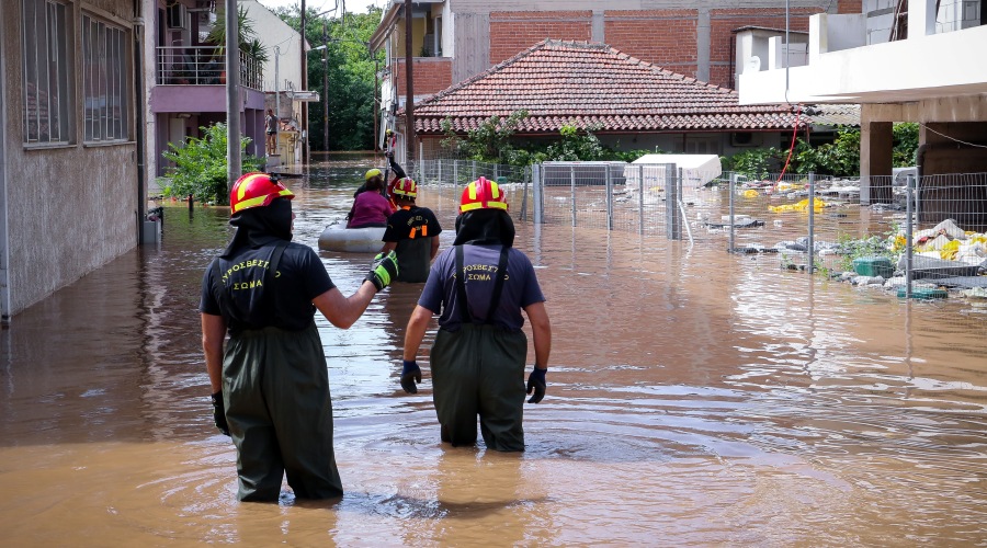 Πλημμύρες στη περιοχή της Λάρισας από το κύμα κακοκαιρίας Daniel. Υπερχείλισε ο ποταμός Πηνειός και τα νερά μπήκαν στις περιοχές περιμετρικά της πόλης, Παρασκευή 8 Σεπτεμβρίου 2023  (ΛΕΩΝΙΔΑΣ ΤΖΕΚΑΣ / EUROKINISSI)