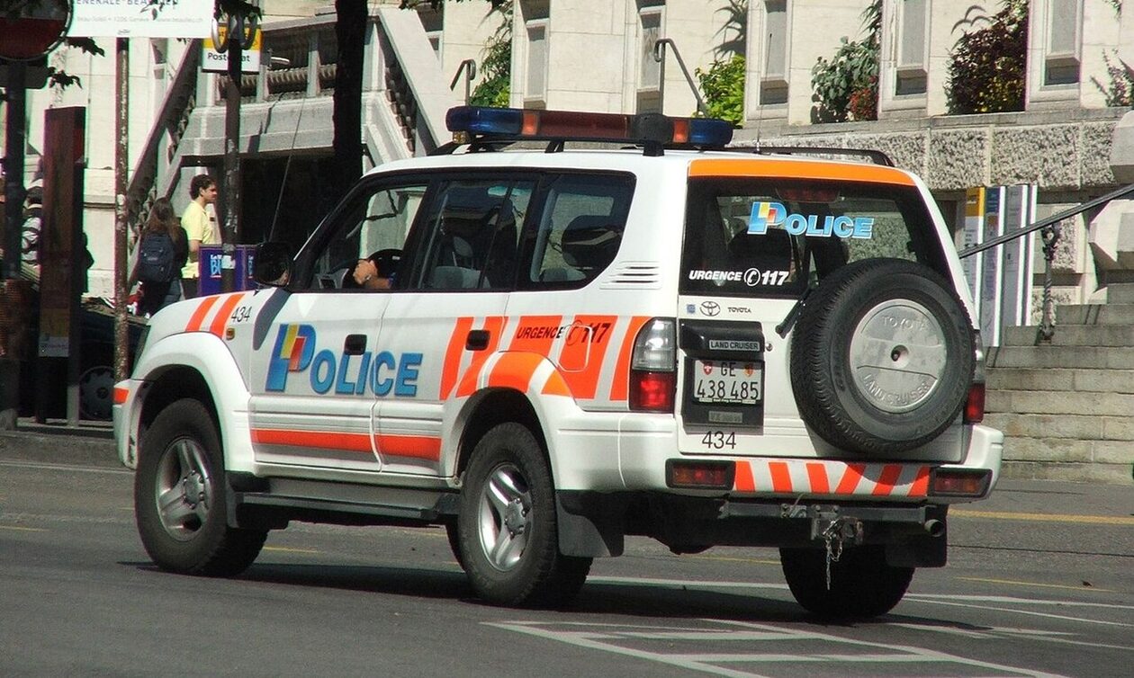 Toyota_Geneva_police