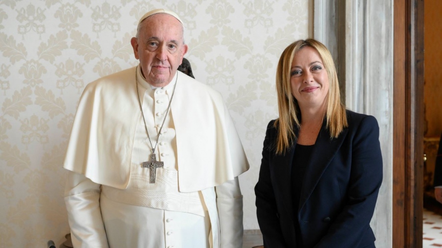 Meloni and Pope Francis stand against surrogacy – Makeleio.gr