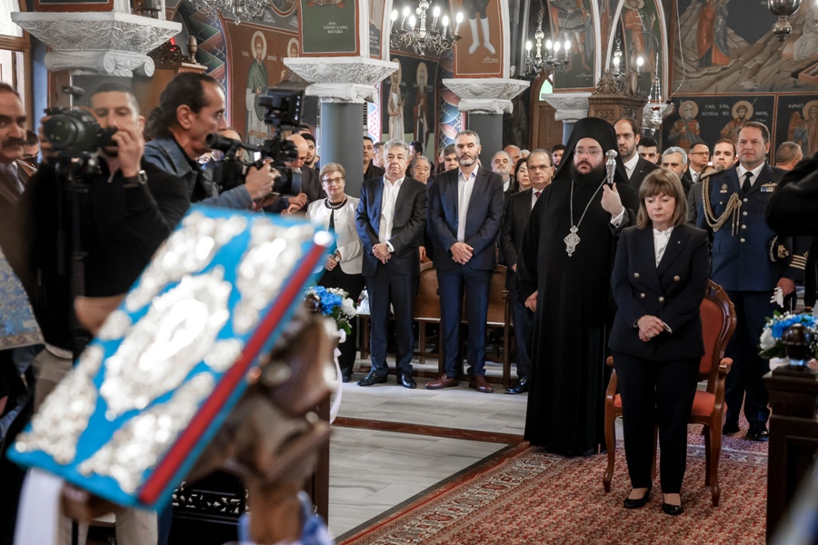 Η Πρόεδρος της δημοκρατίας Κατερίνα Σακελλαροπούλου στο Ρέθυμνο για την τελετή Αγιασμού των Υδάτων για τον εορτασμό των Θεοφανείων. Σάββατο 6 Ιανουαρίου 2024  (ΣΤΕΦΑΝΟΣ ΡΑΠΑΝΗΣ / EUROKINISSI)
