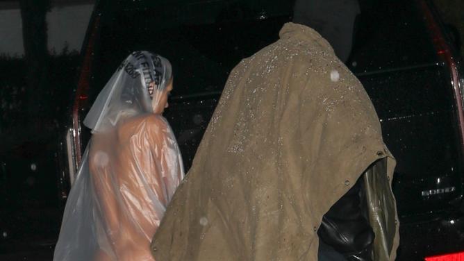 ** ONLINE ONLY ** FEE APPLIES ** ONE TIME USE **
AU_2835149 - *PREMIUM-EXCLUSIVE* Los Angeles, CA  -    - Kanye West dons a full face mask and burlap inspired poncho while wife Bianca makes a daring statement in a clear plastic cover-up as they brave the storm for a studio session in Los Angeles.

Pictured: Ye, Kanye West, Bianca Censori

BACKGRID Australia 5 FEBRUARY 2024 

BYLINE MUST READ: The Daily Stardust/ Khrome / BACKGRID

Phone: + 61 419 847 429
Email:  sarah@backgrid.com.au