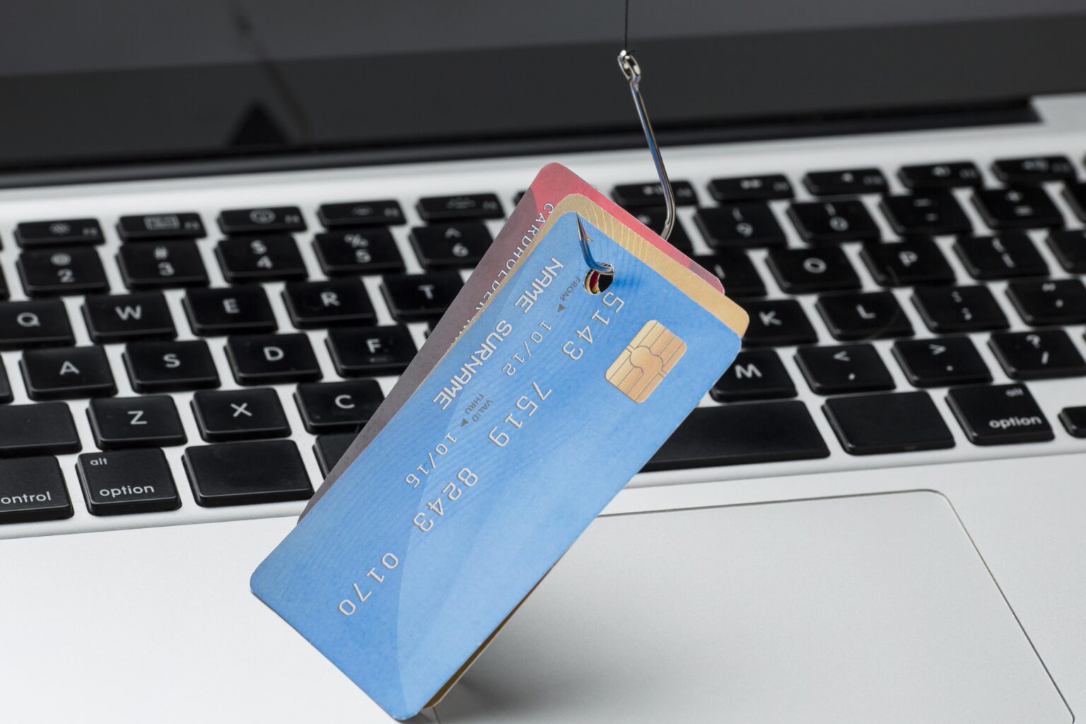 credit-card-phishing-1536x1024