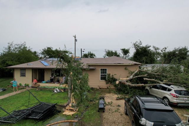 A view of the damage sustained by 55-year-old Cindi Watts' home, after a tornado ripped through the city, in Temple, Texas, U.S., May 23, 2024. REUTERS/Evan Garcia