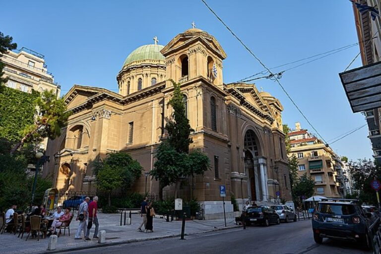 640px-The_Church_of_Saint_Dionysius_the_Areopagite_in_Kolonaki_on_August_5_2020-768x512